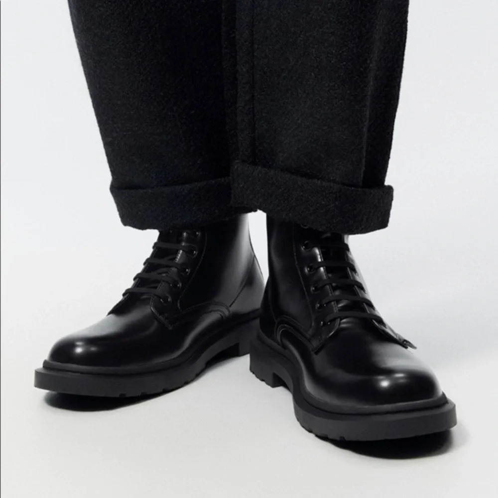 Zara Laced Boots Black for Men (New with tag)size 39